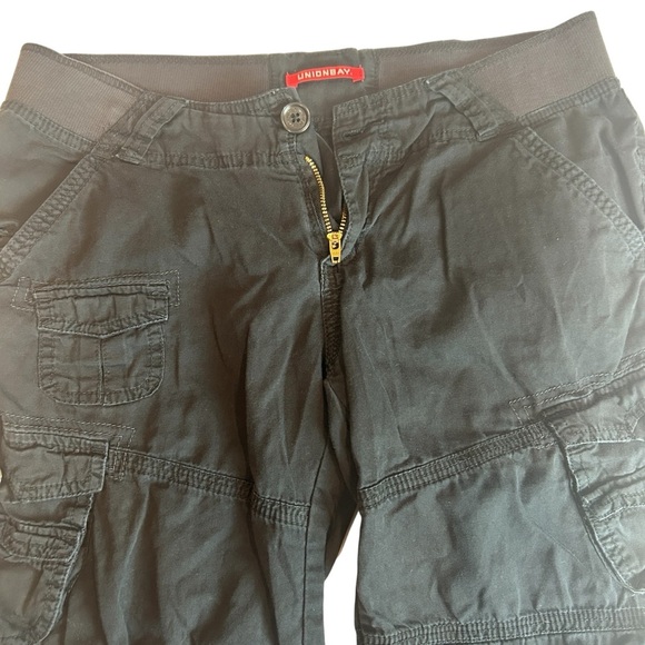 Distressed Holes Unionbay Cropped Cargo Capris Black, Stretch Waist Pant 7 - Picture 7 of 16